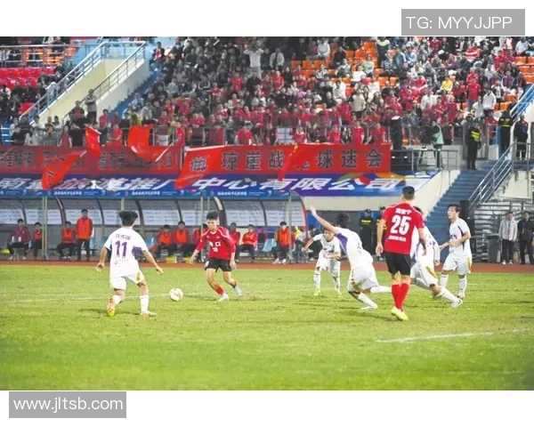 足球融化的时代：探讨运动与气候变化的深刻联系与影响